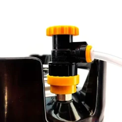 Conector cerveza con control de flujo