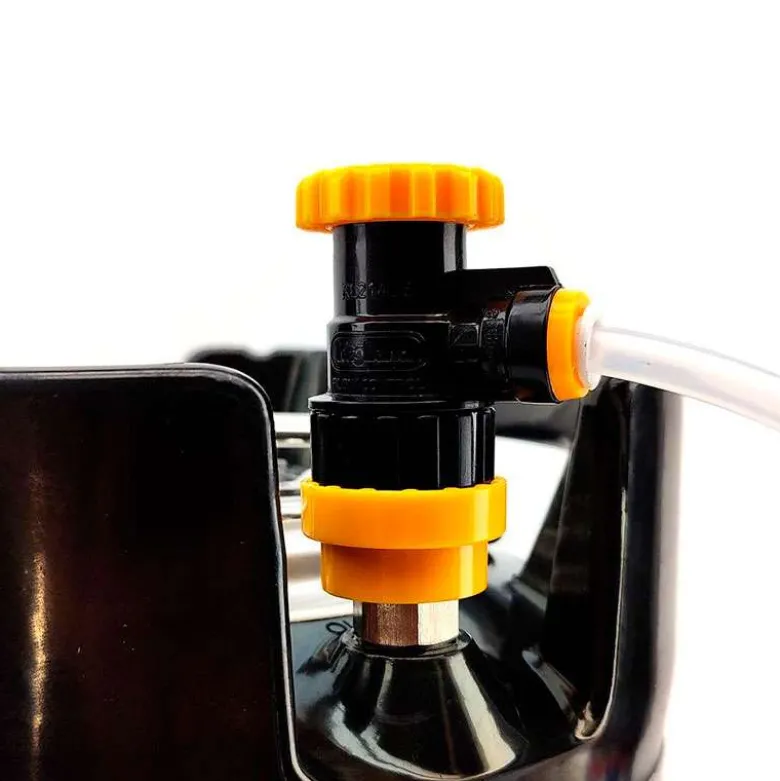 Conector cerveza con control de flujo